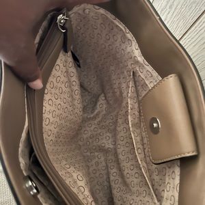 Guess tote